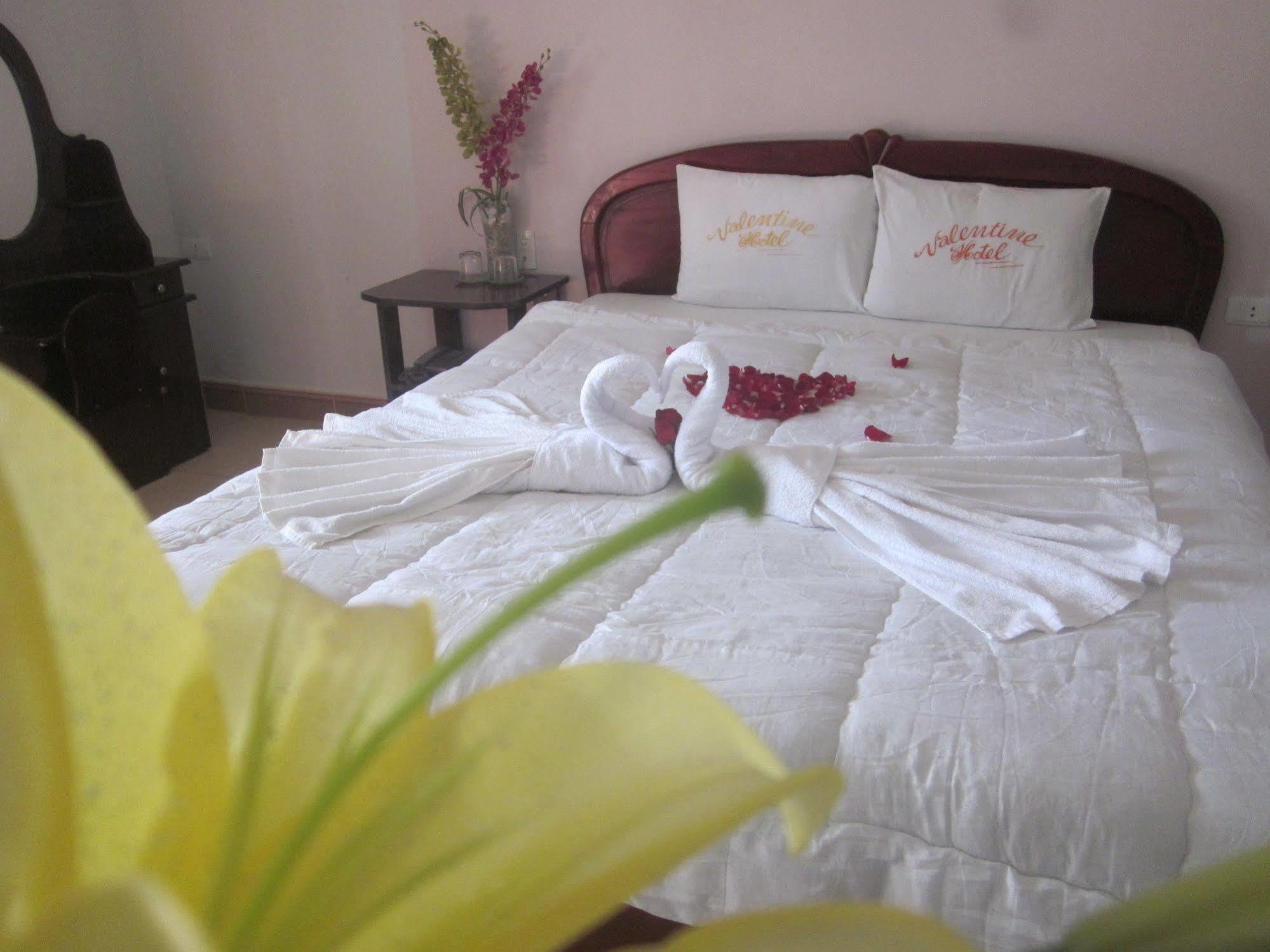 Valentine Hotel هوي المظهر الخارجي الصورة